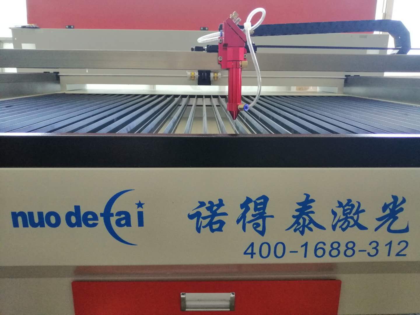 在雕刻行業(yè)激光切割機(jī)是一種被遺忘的記憶！