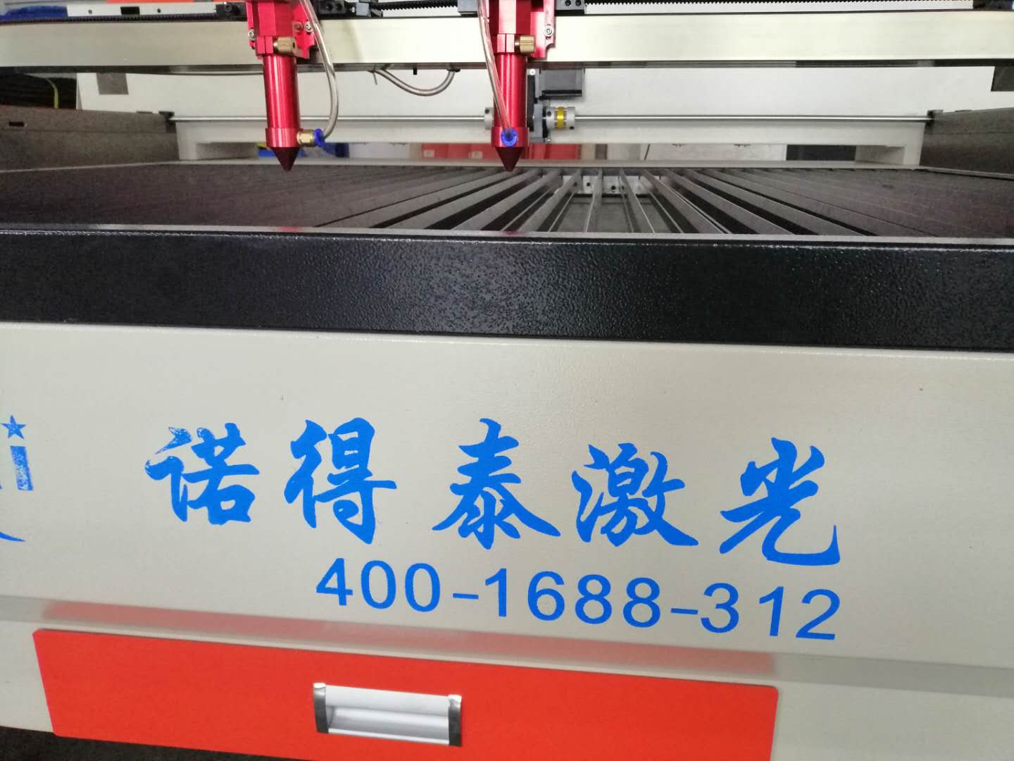 非金屬激光機(jī)把功率加大可以切割金屬材料嗎？