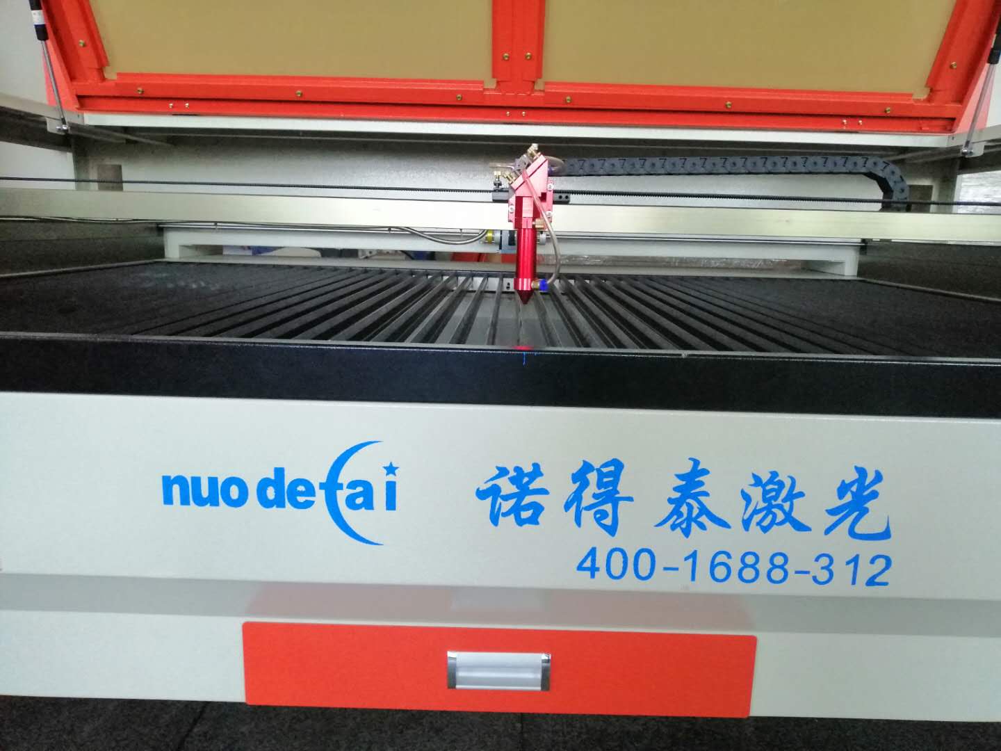 諾得泰布料激光切割機(jī)，廠家供應(yīng)減少差價(jià)！