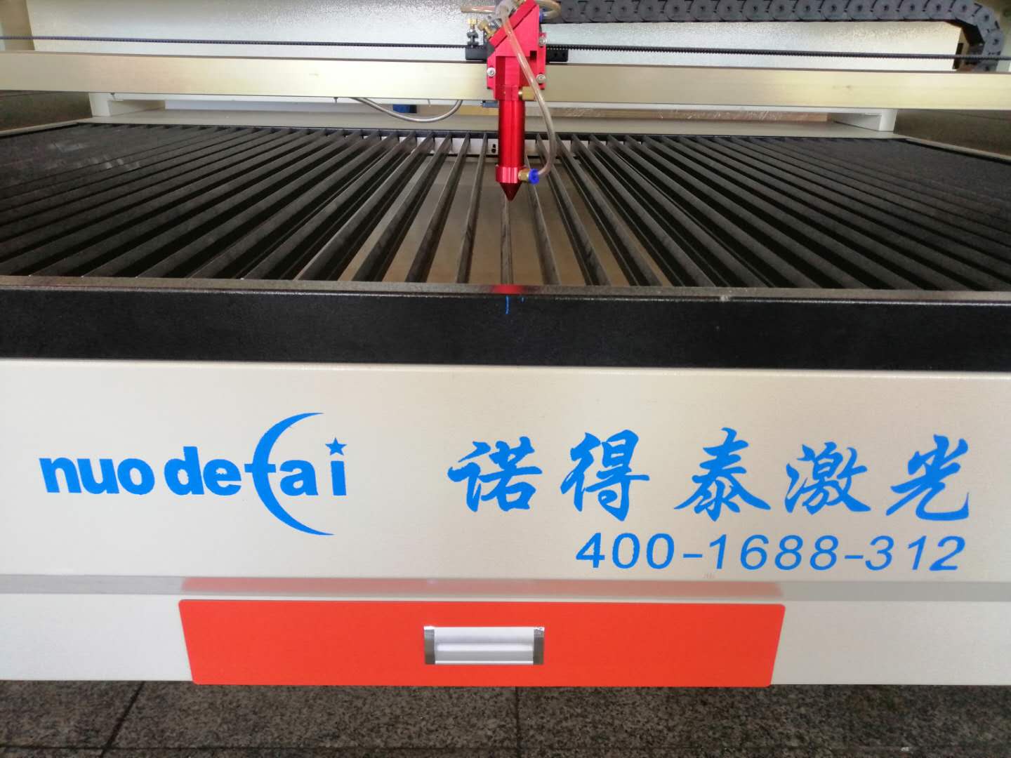 竹木制品旋轉(zhuǎn)激光切割機(jī)的一個(gè)工作原理？?jī)r(jià)格如何！