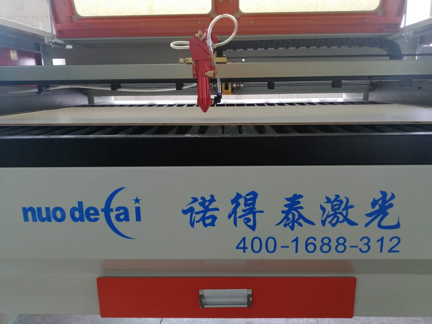 高精密手機屏激光切割機將是未來發(fā)展的一種趨勢潮流！