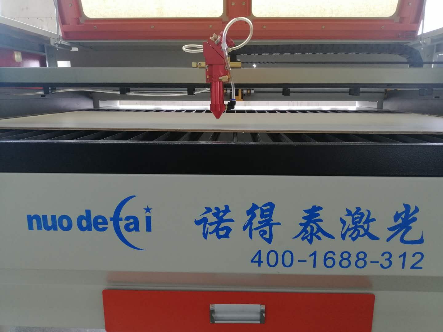 非金屬材料覆蓋面太廣了，使用激光切割機(jī)應(yīng)用也越來越多！