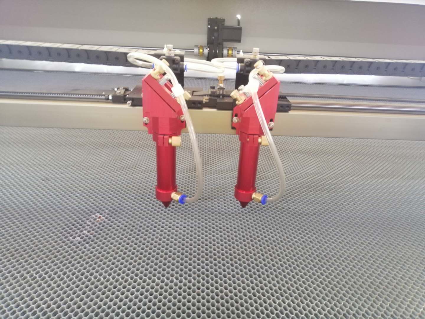 紙品類(lèi)激光切割機(jī)價(jià)格貴嗎？